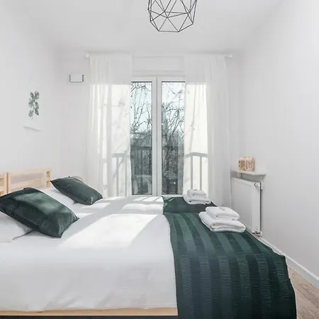 Botanic Gardens Apartment With Free Garage Wroclaw By Noclegi Renters Exterior photo