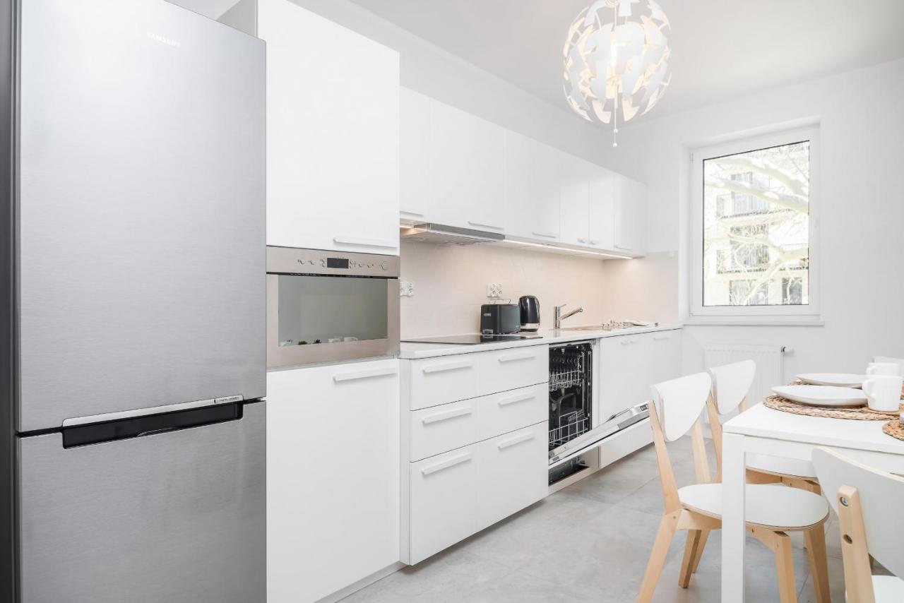 Botanic Gardens With Free Garage By Renters Wroclaw