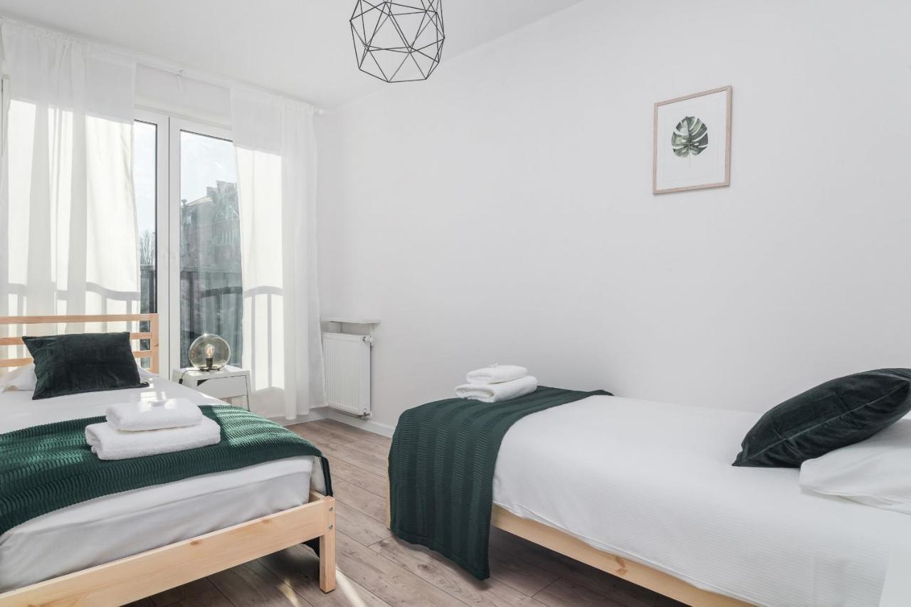 Botanic Gardens With Free Garage By Renters Apartment Wroclaw