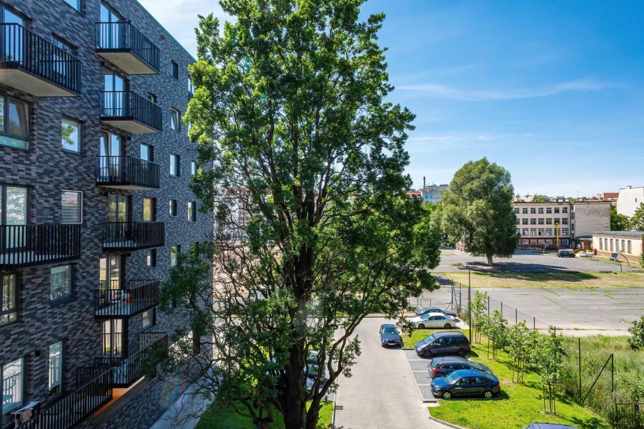 Botanic Gardens With Free Garage By Renters Apartment